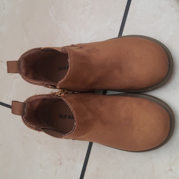 5 pairs of Girl's Shoes - Picture 2 of 7